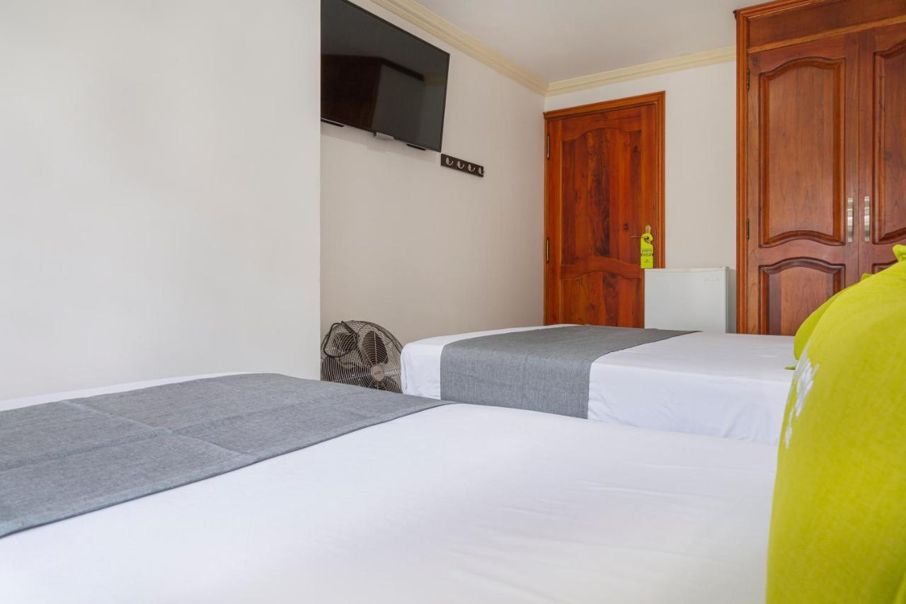 Hotel Boutique Laureles Home - Ayenda 1258 (Adults Only) Medellín Zewnętrze zdjęcie